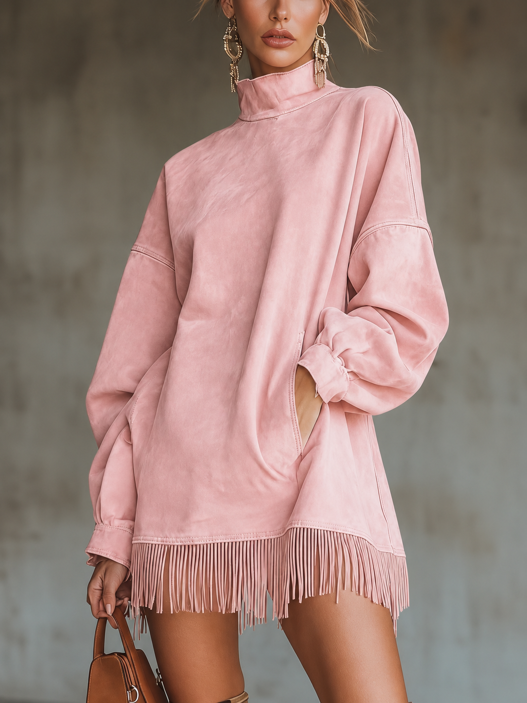 Beatriz | Vestido de Ante Sintético con Cuello Alto y Flecos