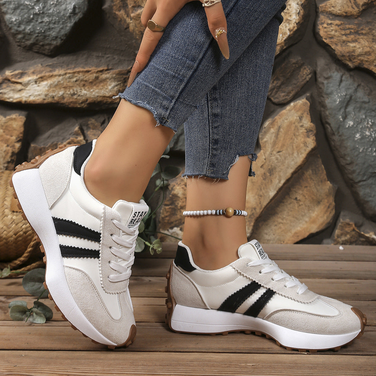 Aroa | Zapatillas Cómodas de Estilo Retro