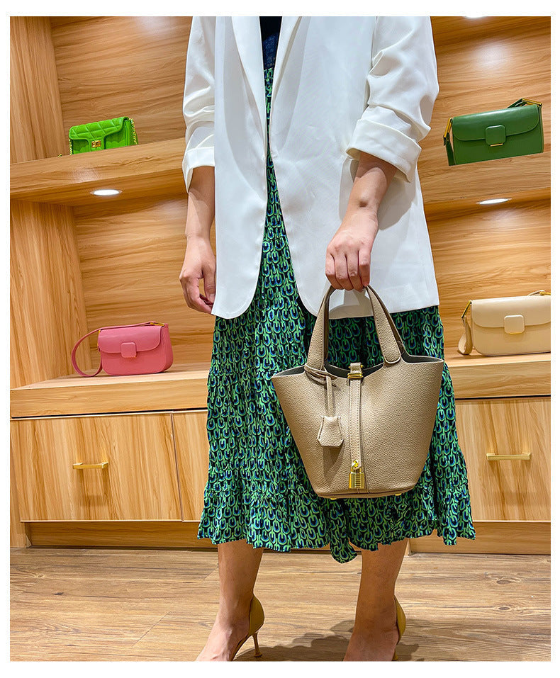 Amelia | Bolso Bucket de Diseño Elegante y Versátil