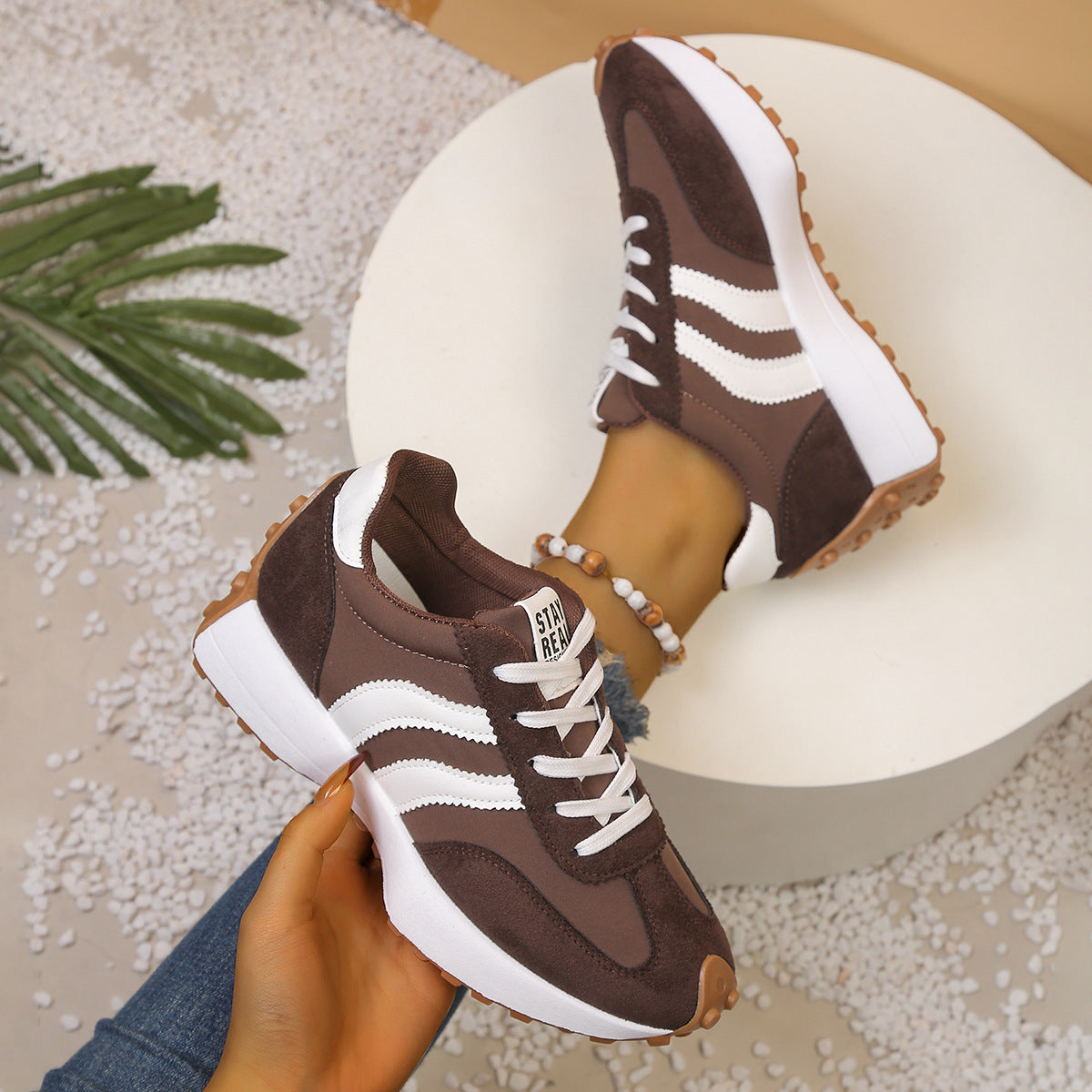 Aroa | Zapatillas Cómodas de Estilo Retro