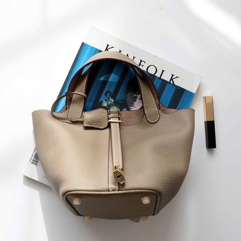 Amelia | Bolso Bucket de Diseño Elegante y Versátil
