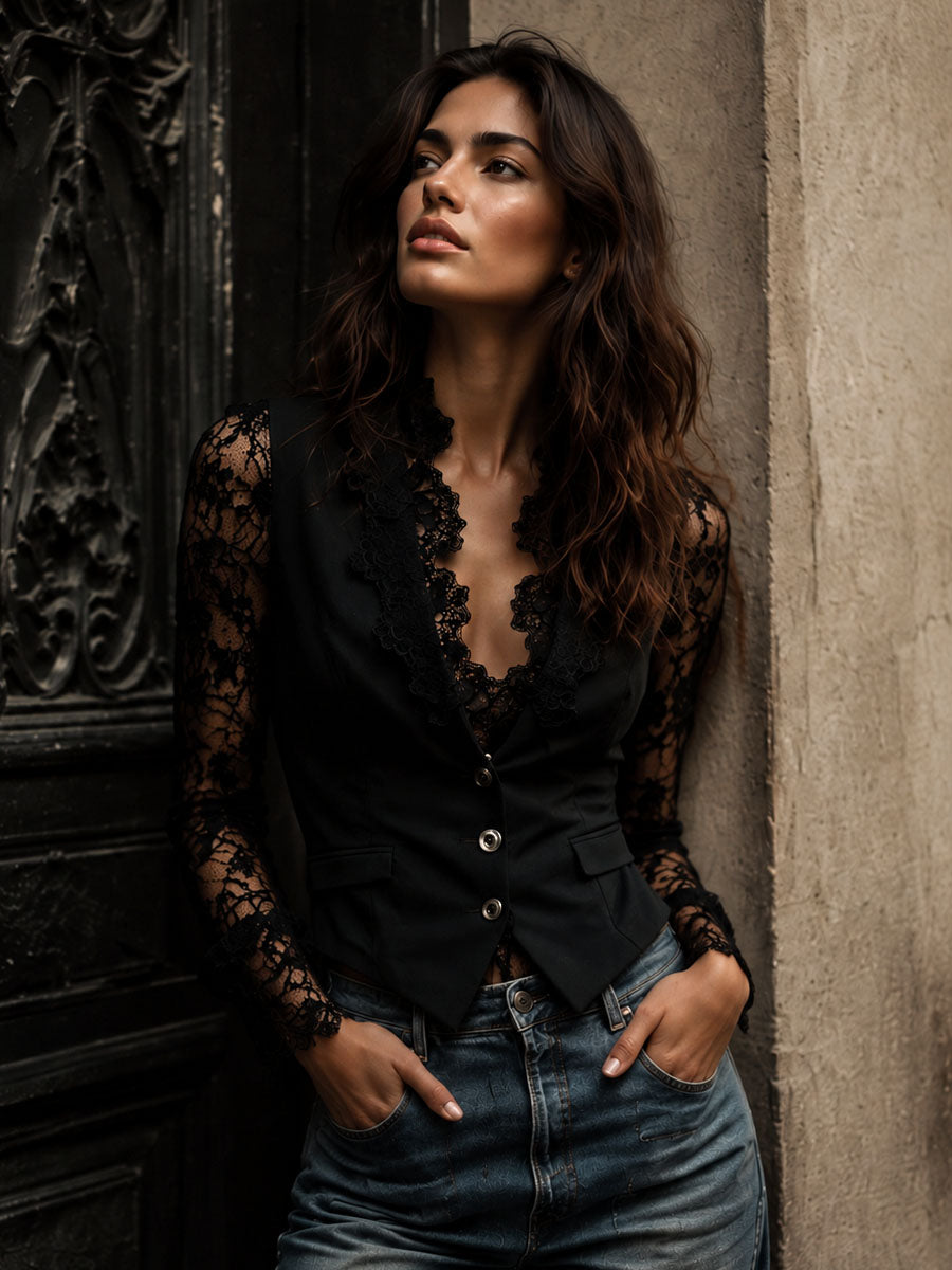 Claudia | Blazer Negro Elegante con Mangas de Encaje