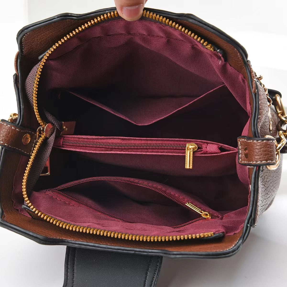 Marta | Bolso Minimalista Convertible de Hombro y Bandolera con Asa Superior