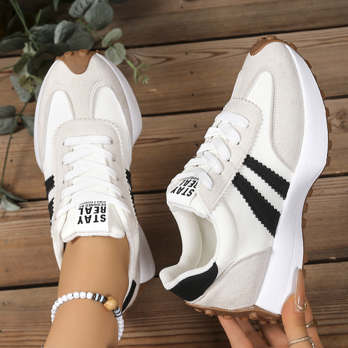 Aroa | Zapatillas Cómodas de Estilo Retro