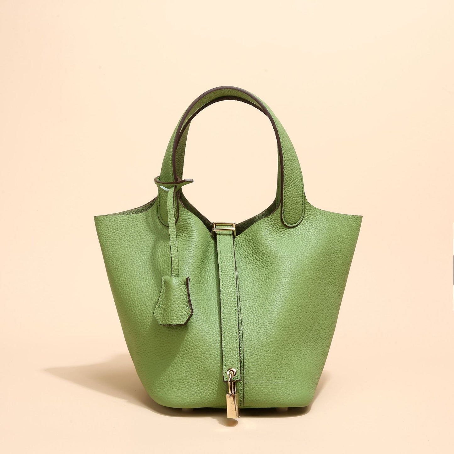 Amelia | Bolso Bucket de Diseño Elegante y Versátil
