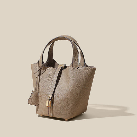 Amelia | Bolso Bucket de Diseño Elegante y Versátil