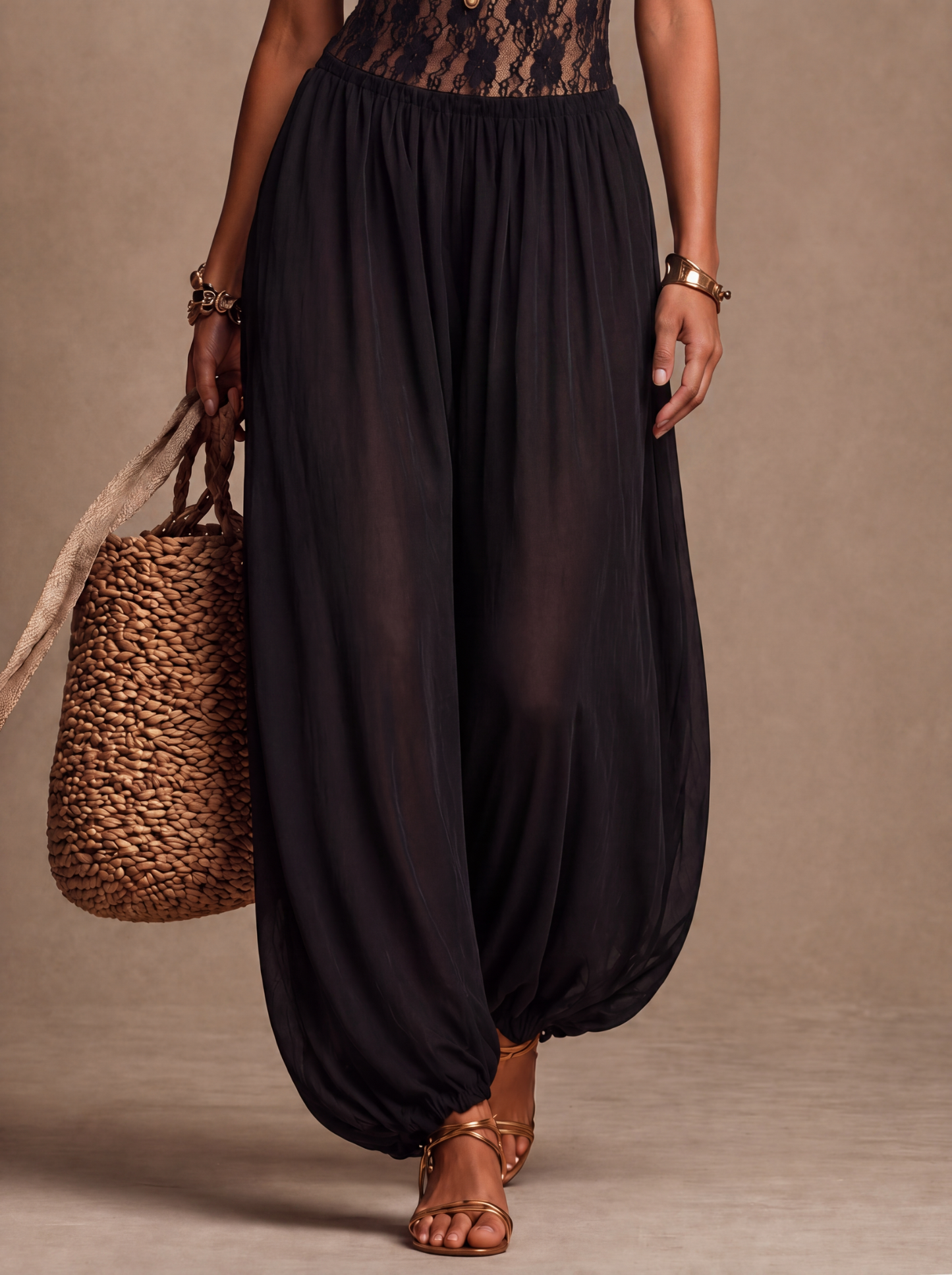 Laia | Mono halter con encaje fluido